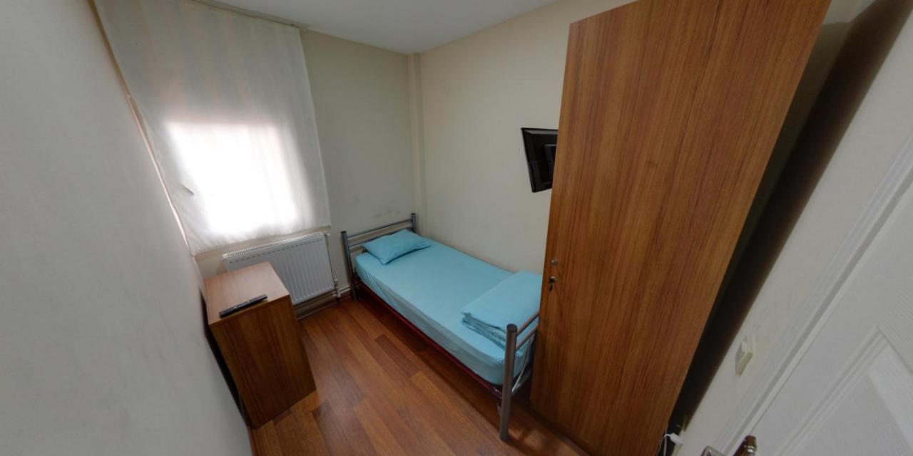 Goekce Pansiyon - Only Men Istanbul Ngoại thất bức ảnh