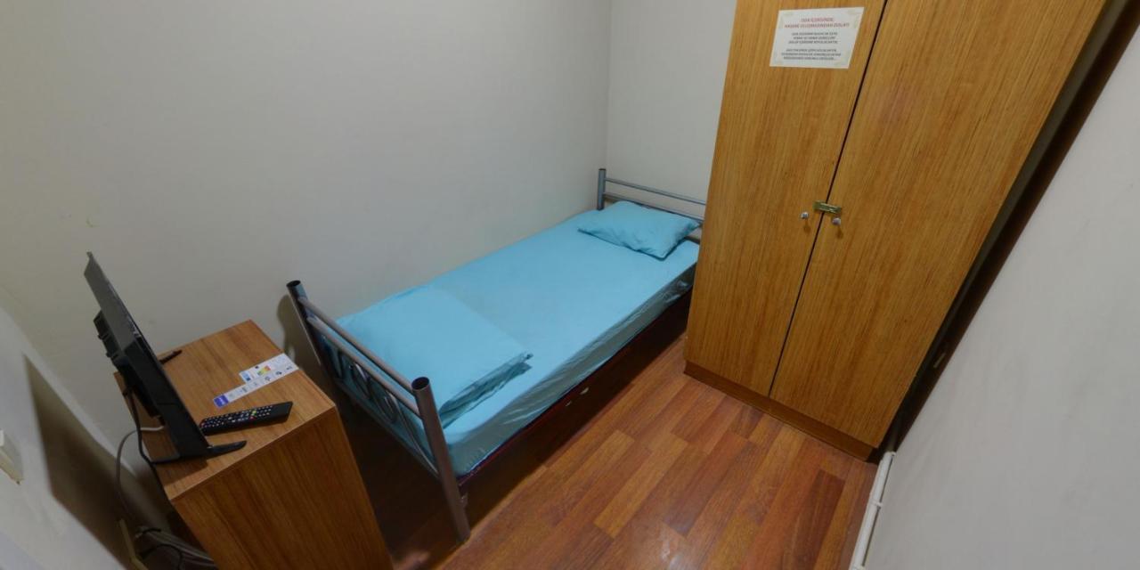 Goekce Pansiyon - Only Men Istanbul Ngoại thất bức ảnh