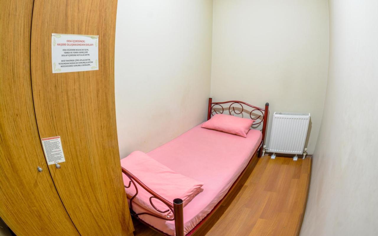 Goekce Pansiyon - Only Men Istanbul Ngoại thất bức ảnh